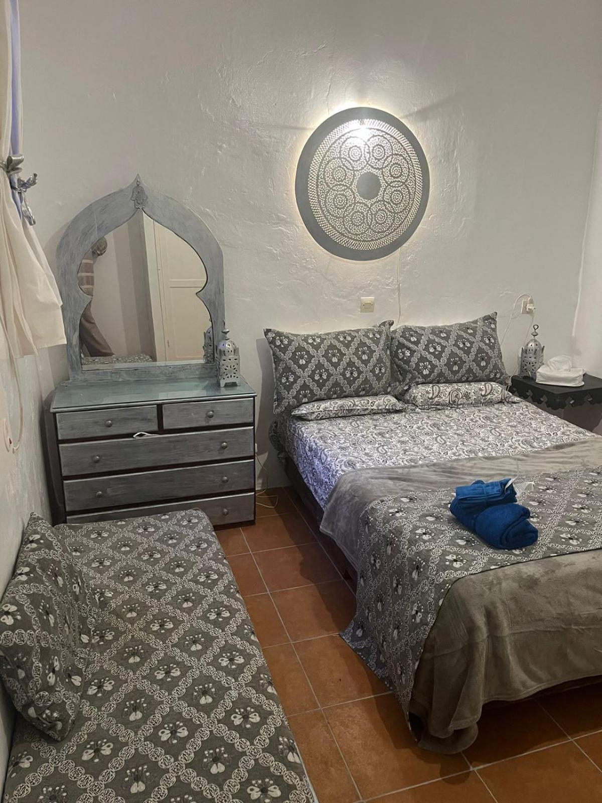 Hathor ,Casa Marroqui Con Dos Terrazas En La Medina Antigua , Ideal Parejas!! Wifi!! Asilah Dış mekan fotoğraf